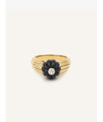 GELATO ONYX AND DIAMOND RING s'inspire de l'anatomie humaine