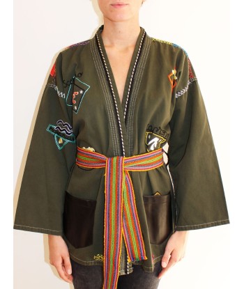 KIMONO ASTRO BRODÉ est présent 