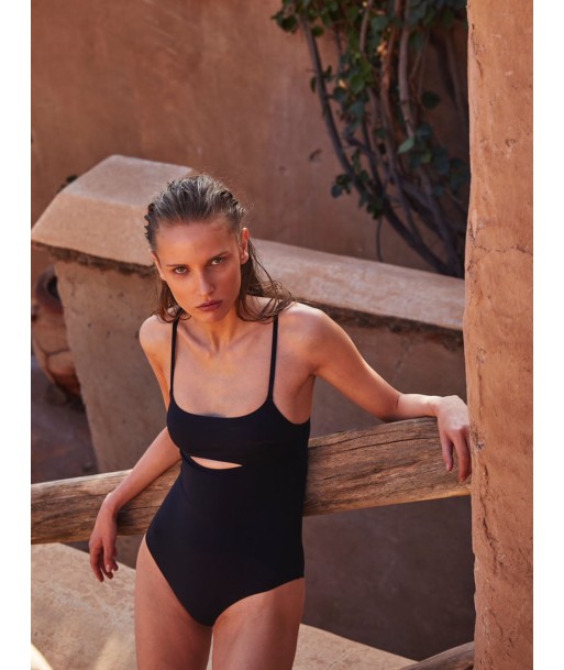 MAILLOT DE BAIN LONGITUDE 36 NOIR est présent 